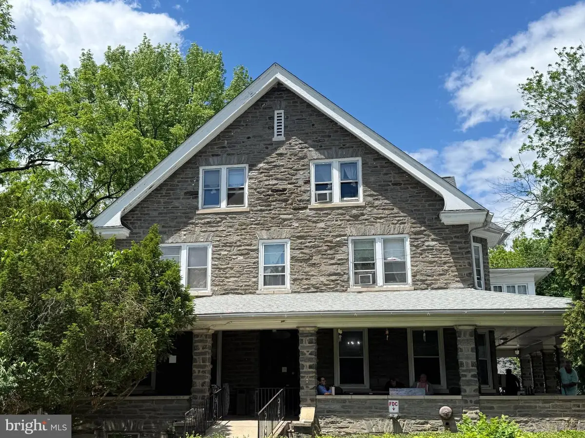 31 W Mill Rd, Flourtown, PA 19031 - #1