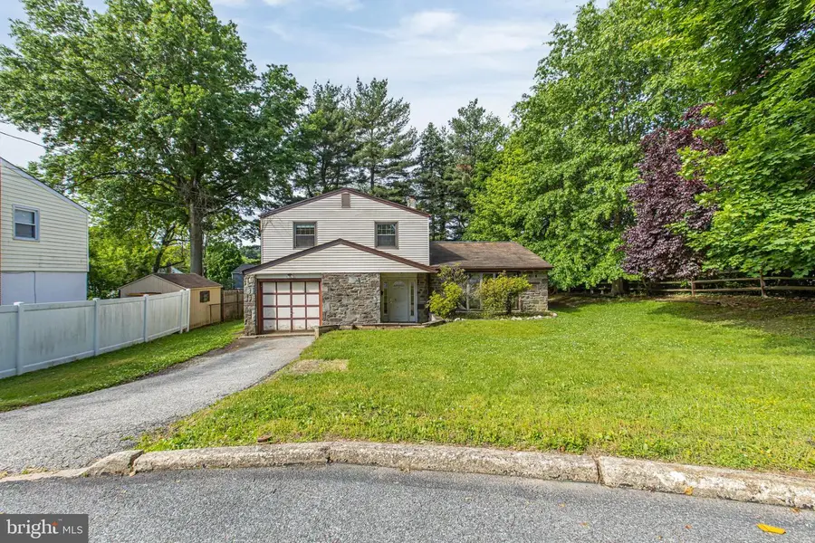 532 Cedar Dr, Lafayette Hill, PA 19444 - #2