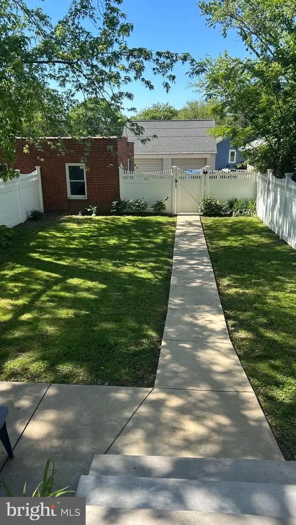 723 N Charlotte St, Pottstown, PA 19464 - #3