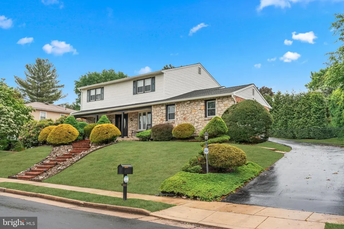 2629 Barry Ln, Huntingdon Valley, PA 19006 - #1