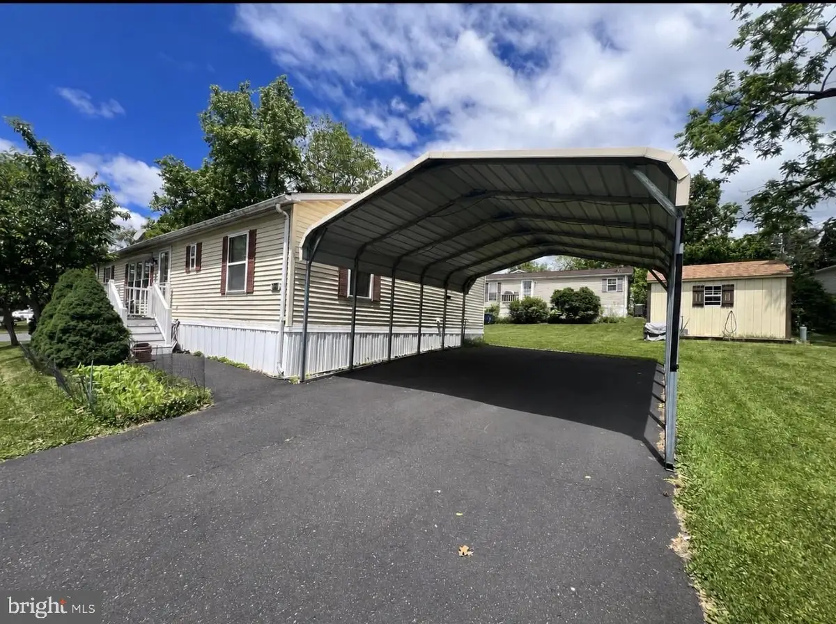 204 Green Hill Dr, Green Lane, PA 18054 - #1