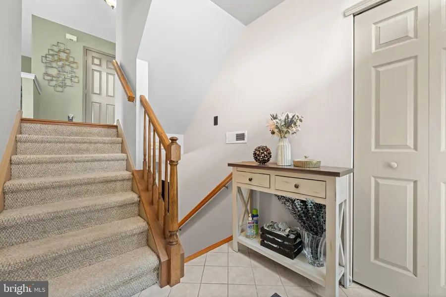 723 Thornhill Dr, Collegeville, PA 19426 - #2