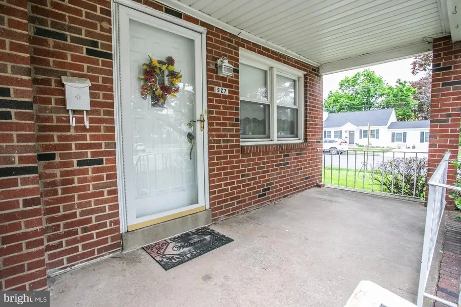 927 Hamilton St, Norristown, PA 19401 - #3