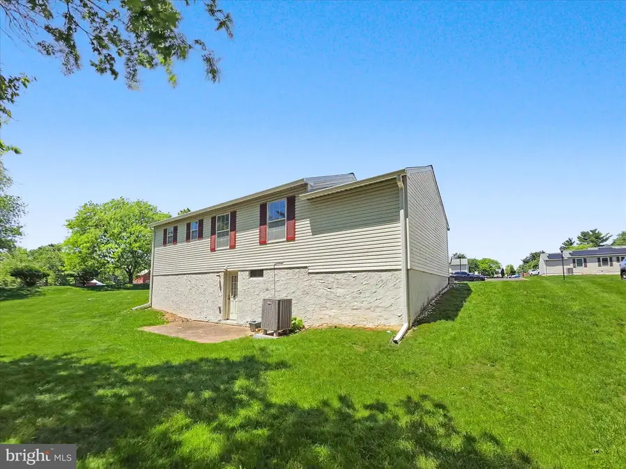 1306 Fairbourne Ct, Lansdale, PA 19446 - #3