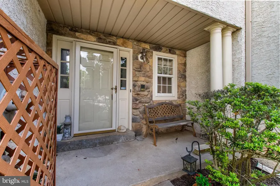 9 Plum Ct, Lafayette Hill, PA 19444 - #2