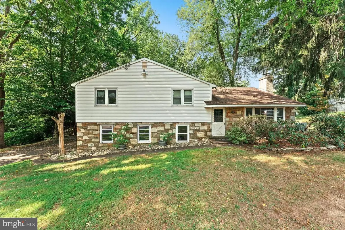 28 County Line Rd, Huntingdon Valley, PA 19006 - #1