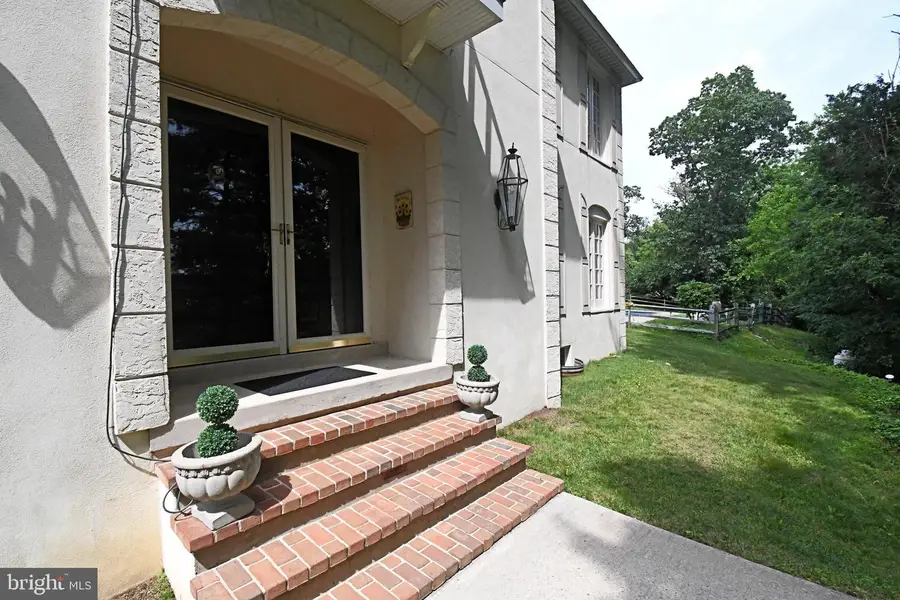650 Gabriel Ct, Pottstown, PA 19464 - #3
