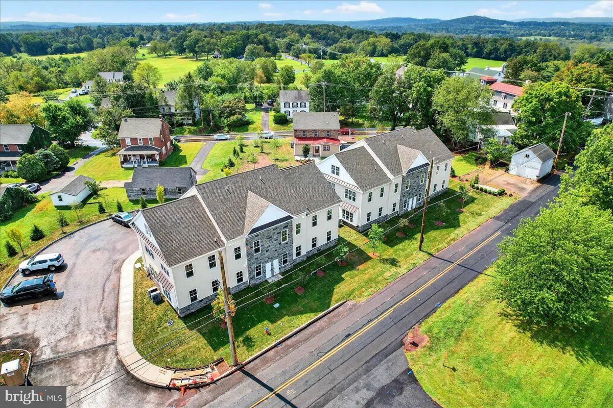 411 Isabelle Ct #201, Harleysville, PA 19438 - #1