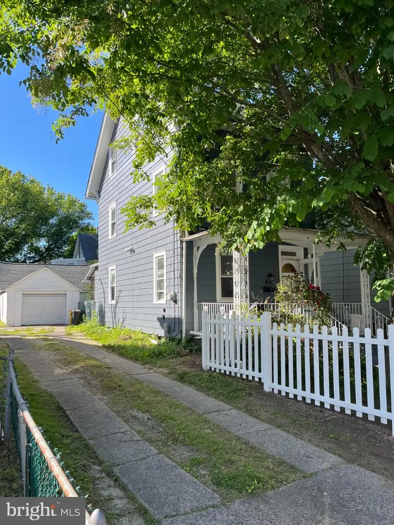 227 Greenfield Ave, Ardmore, PA 19003 - #1