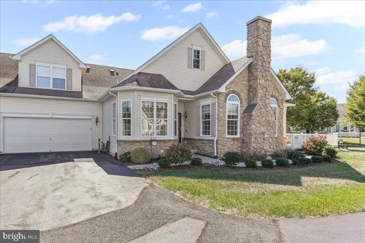1072 Bordeaux Ln, Pennsburg, PA 18073 - #1