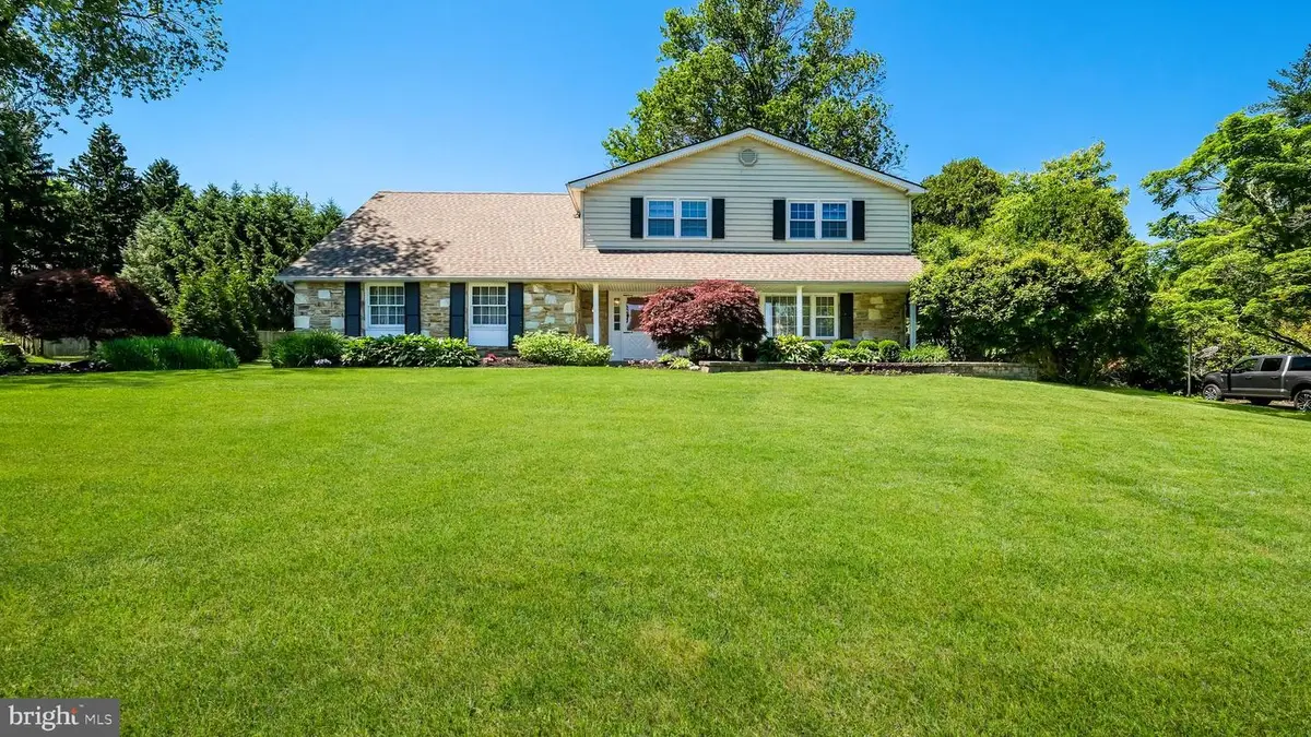 1276 Burnett Rd, Huntingdon Valley, PA 19006 - #1