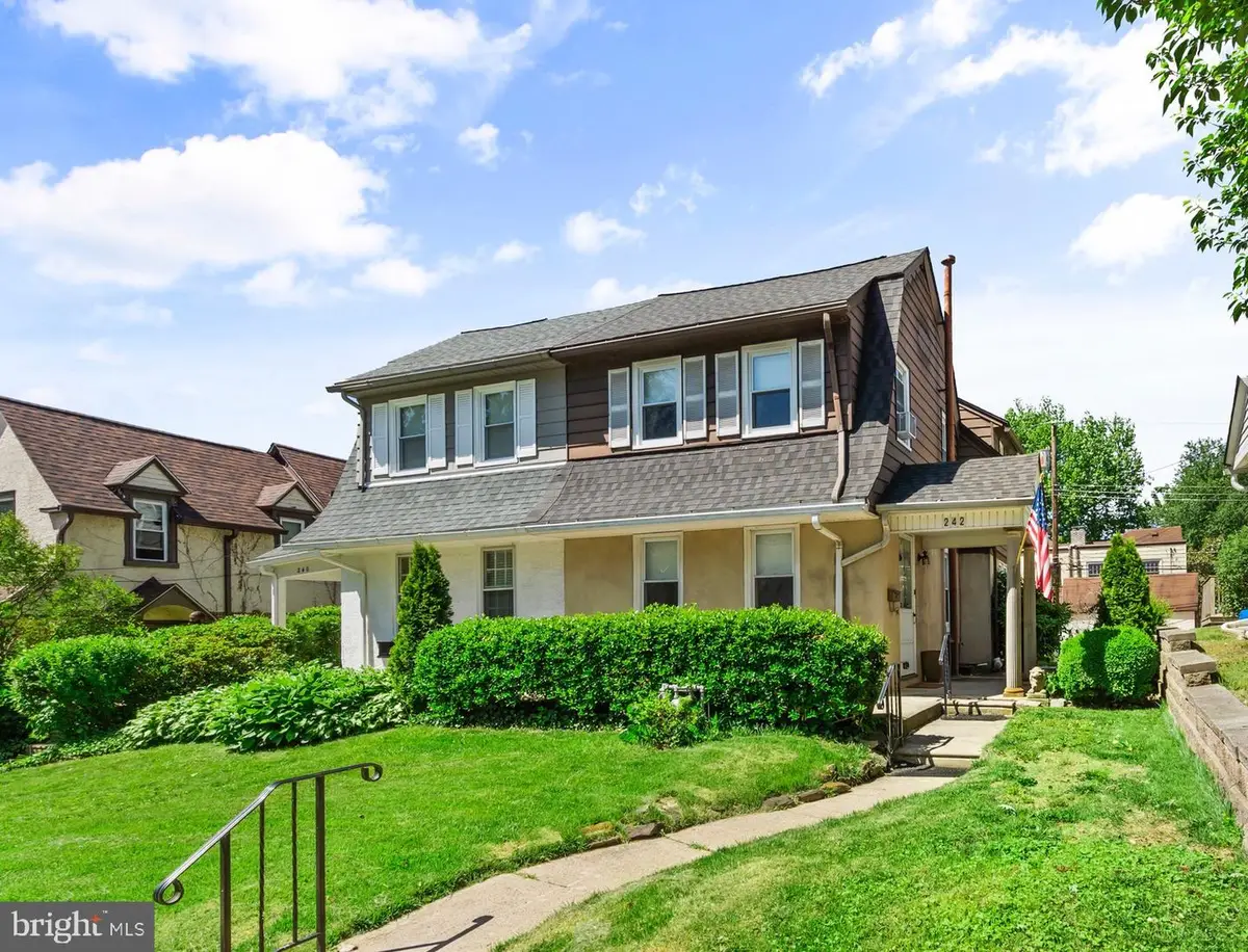 242 Henley Rd, Wynnewood, PA 19096 - #1