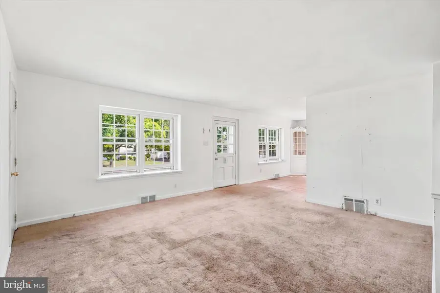 421 N Warminster Rd, Hatboro, PA 19040 - #3