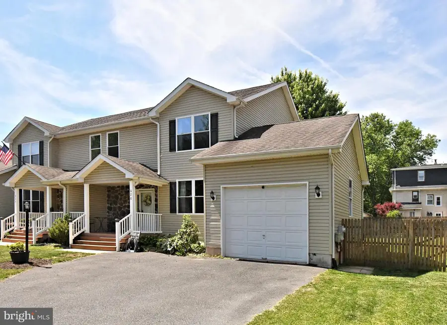 628 Jones Ave, Lansdale, PA 19446 - #2