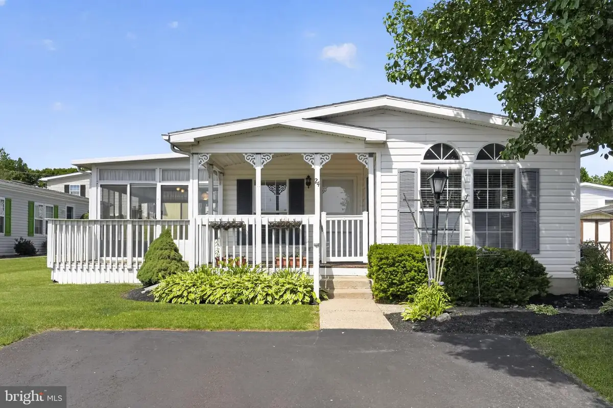24 Longwood Ct E, Harleysville, PA 19438 - #1
