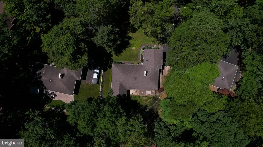 2115 Willow Brook Dr, Huntingdon Valley, PA 19006 - #3