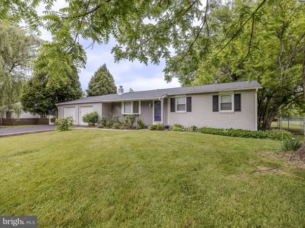 13 Mele Ave, COLMAR, PA 18915