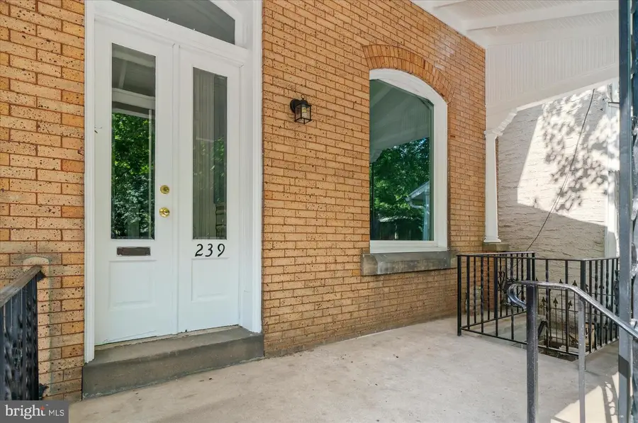 239 Beech St, Pottstown, PA 19464 - #2