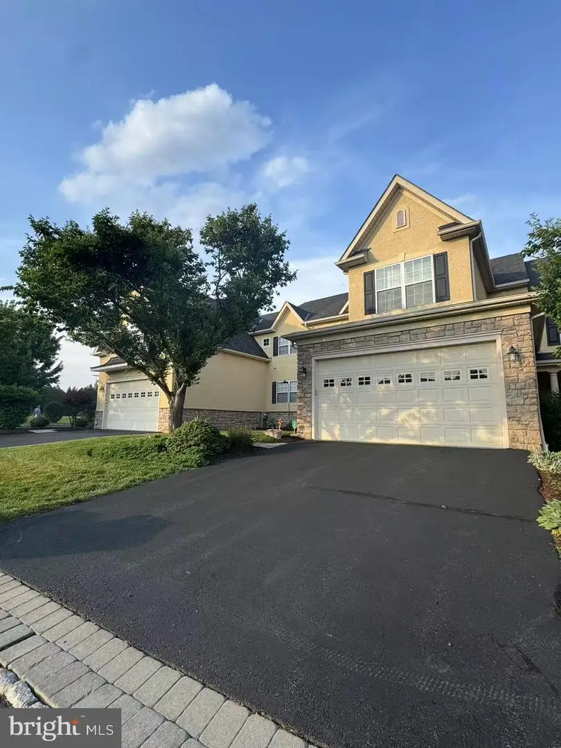 562 Farmdale Cir, Blue Bell, PA 19422 - #1