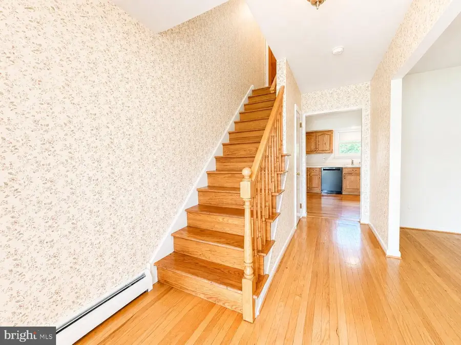 416 Jennifer Ln, Norristown, PA 19403 - #3