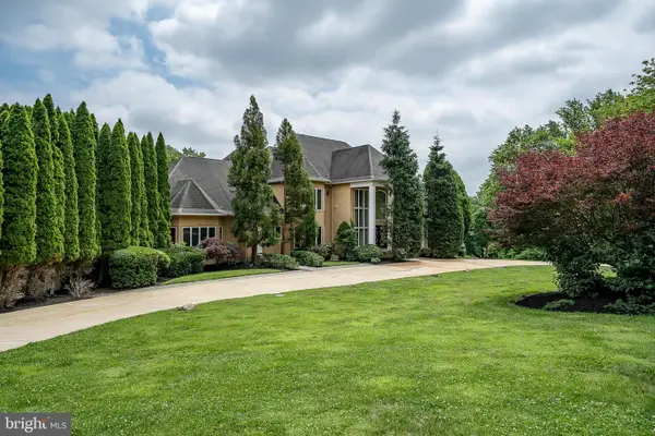 1041 Herkness Dr, MEADOWBROOK, PA 19046