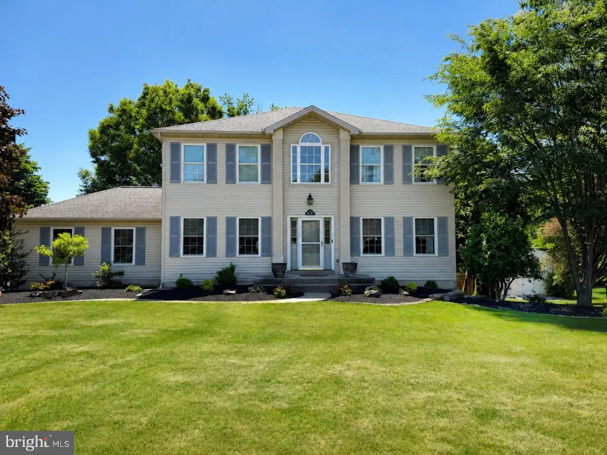587 Weikel Rd, Lansdale, PA 19446 - #1
