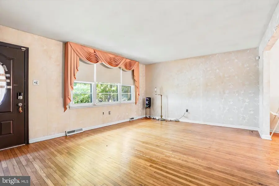 858 Hilldale Rd, Glenside, PA 19038 - #2