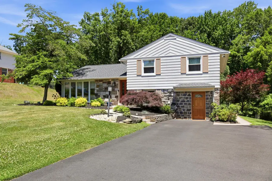 467 Wingate Rd, Huntingdon Valley, PA 19006 - #2