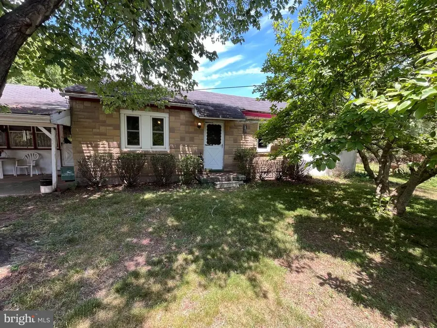1033 Walt Rd, Pennsburg, PA 18073 - #3