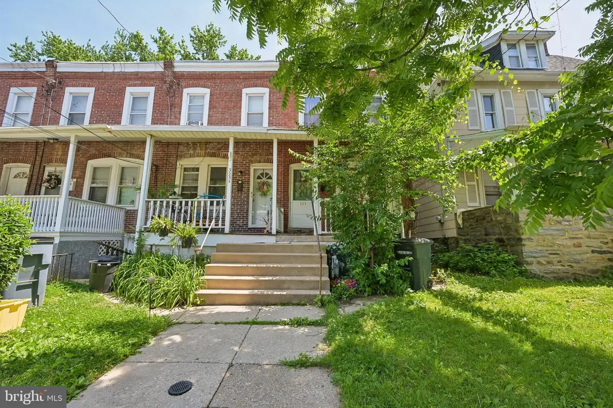 325 W Spring Ave, Ardmore, PA 19003 - #1