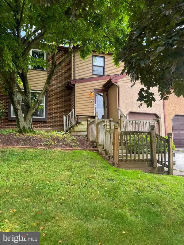 2570 Terraced Hill Ct, POTTSTOWN, PA 19464