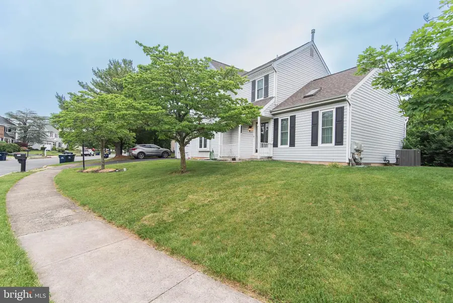 912 Hickory Grove Dr, Royersford, PA 19468 - #2