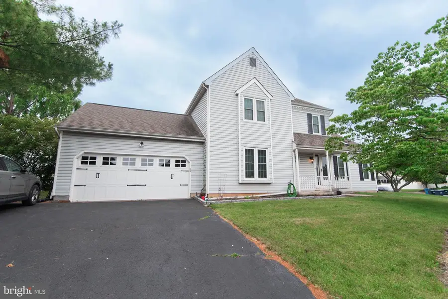 912 Hickory Grove Dr, Royersford, PA 19468 - #3