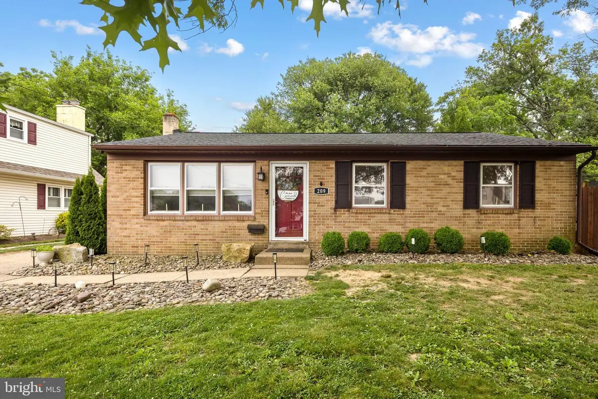 209 Castello Ave, Hatboro, PA 19040 - #1