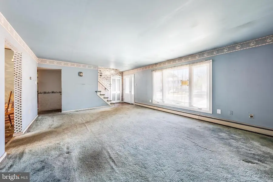 318 Washington St, Pennsburg, PA 18073 - #2
