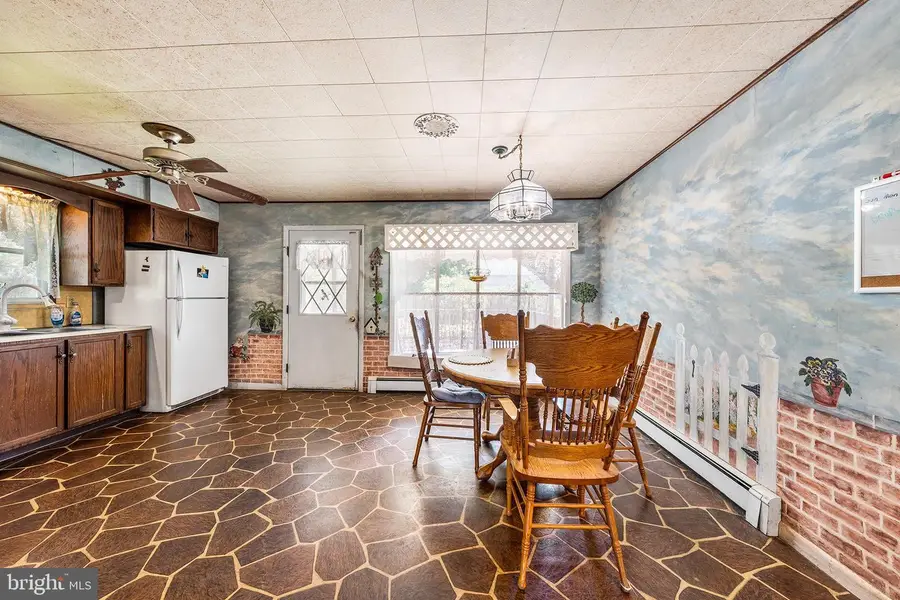 318 Washington St, Pennsburg, PA 18073 - #3