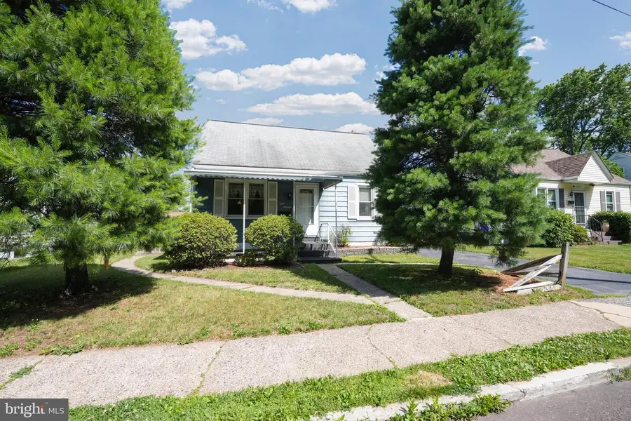 813 N Adams St, Pottstown, PA 19464 - #2