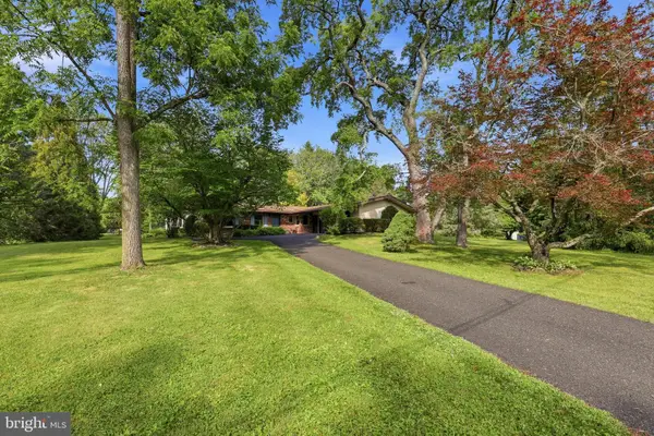 2 Bonnie Ln, COLLEGEVILLE, PA 19426