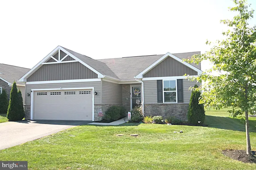 323 Steeplechase Ln, Pottstown, PA 19464 - #2