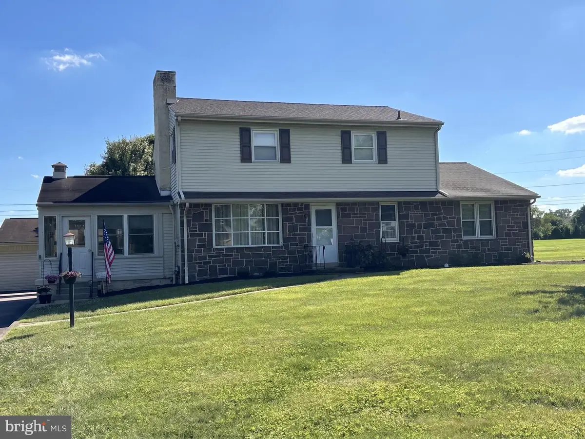 27 Oak Ln, Royersford, PA 19468 - #1