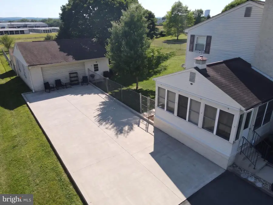 27 Oak Ln, Royersford, PA 19468 - #2