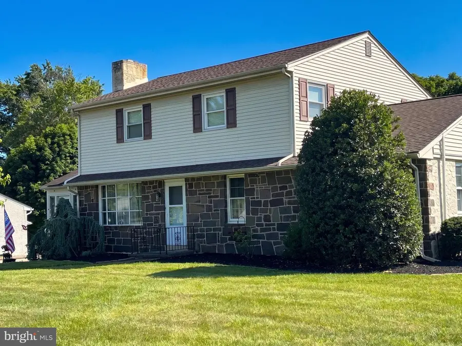27 Oak Ln, Royersford, PA 19468 - #3