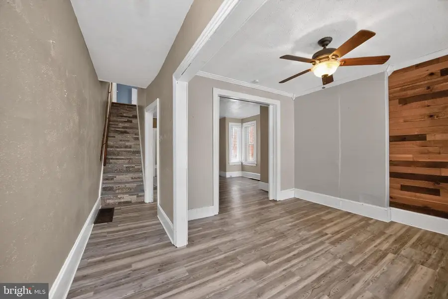 332 Walnut St, Royersford, PA 19468 - #3