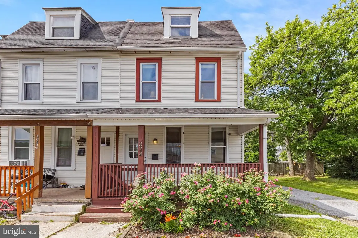 324 Ash St, Pottstown, PA 19464 - #1