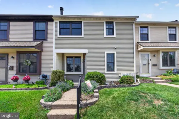 306 Livingston Ct, NORTH WALES, PA 19454