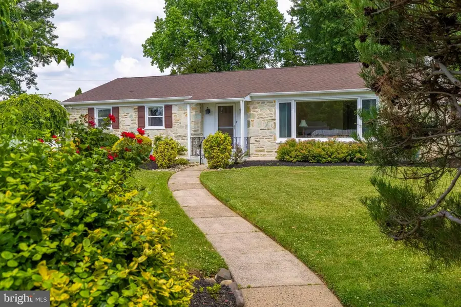 3882 Whitman Rd, Huntingdon Valley, PA 19006 - #2