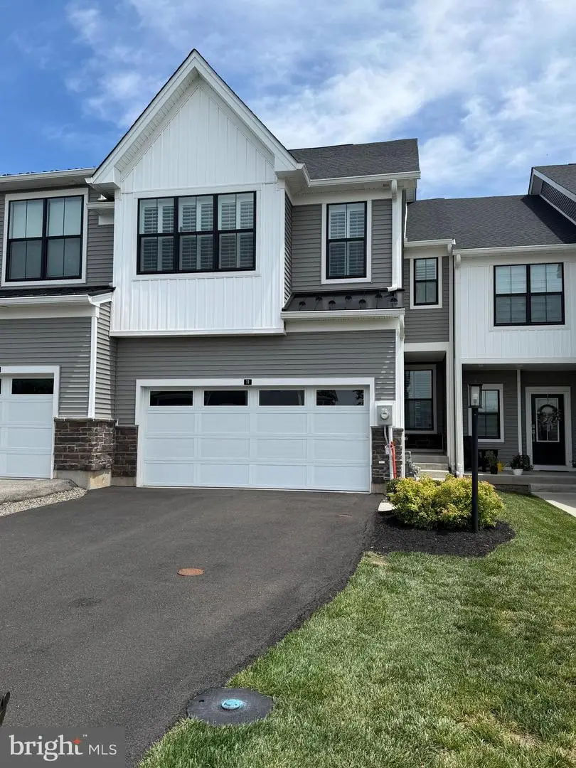 11 Umbrell Dr, Norristown, PA 19403 - #1
