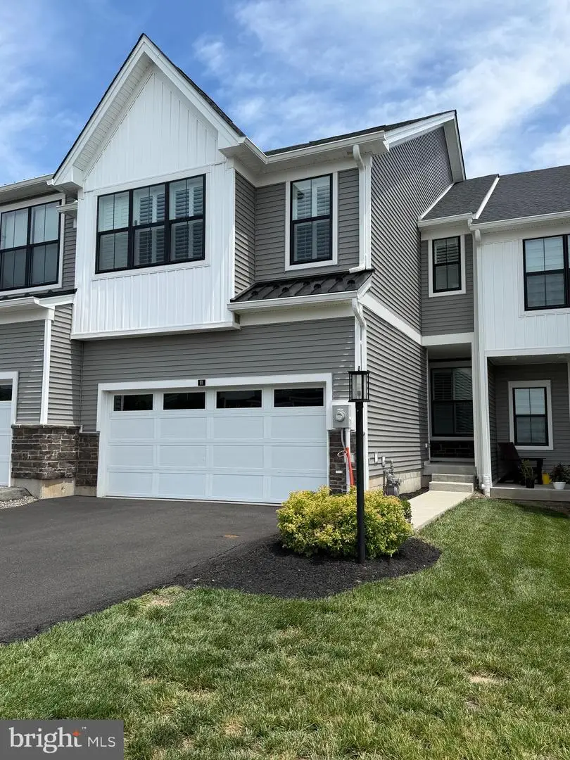 11 Umbrell Dr, Norristown, PA 19403 - #2