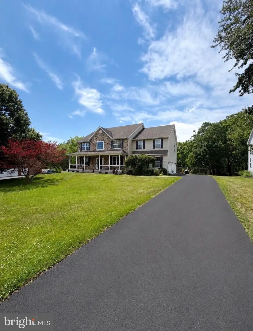 806 Arbor Ln, Schwenksville, PA 19473 - #2