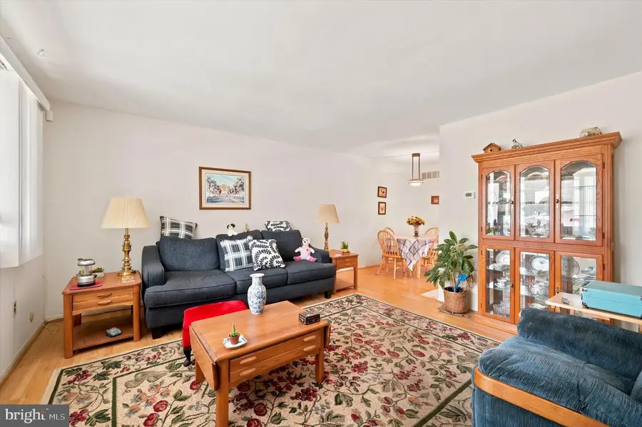 17 Loney St, Jenkintown, PA 19046 - #2